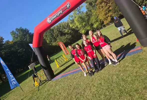 ZS1 Piekary Śląskie triumfuje w sztafetowych biegach przełajowych