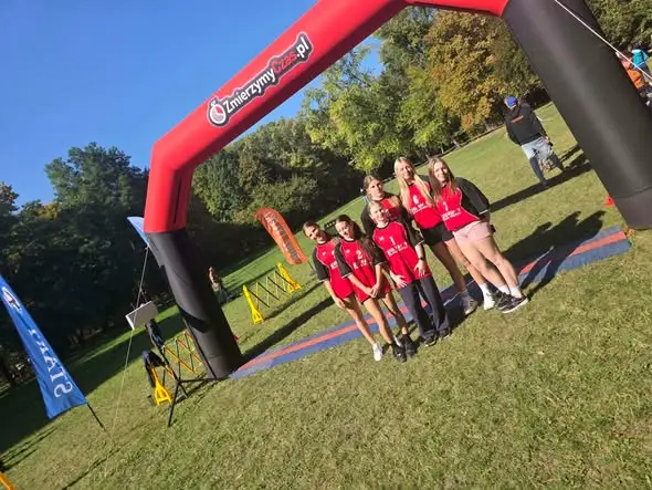 ZS1 Piekary Śląskie triumfuje w sztafetowych biegach przełajowych
