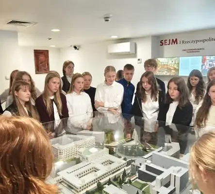 Uczniowie z Piekar Śląskich zwiedzili Sejm i Muzeum POLIN