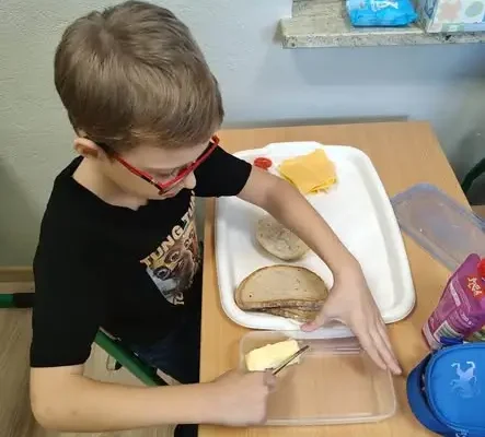 Dzień Chleba w klasie 2c – edukacja przez doświadczenie