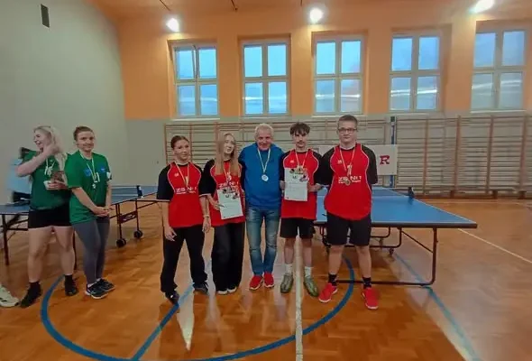 Wicemistrzostwo Piekar Śląskich dla reprezentacji ZS1 w tenisie stołowym